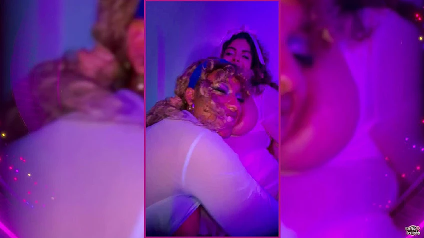 SAFADAS SE PEGANDO GOSTOSO! ARROMBAMOS NOSSA AMIGA